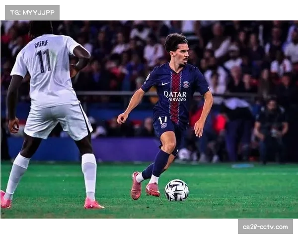 近14年来巴黎首次法甲主场比赛半场两球落后